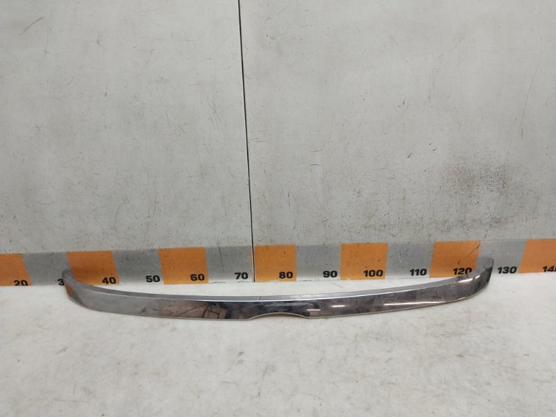 Молдинг капота