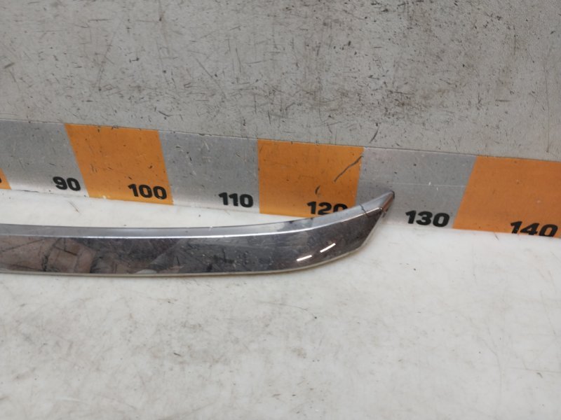 Молдинг капота