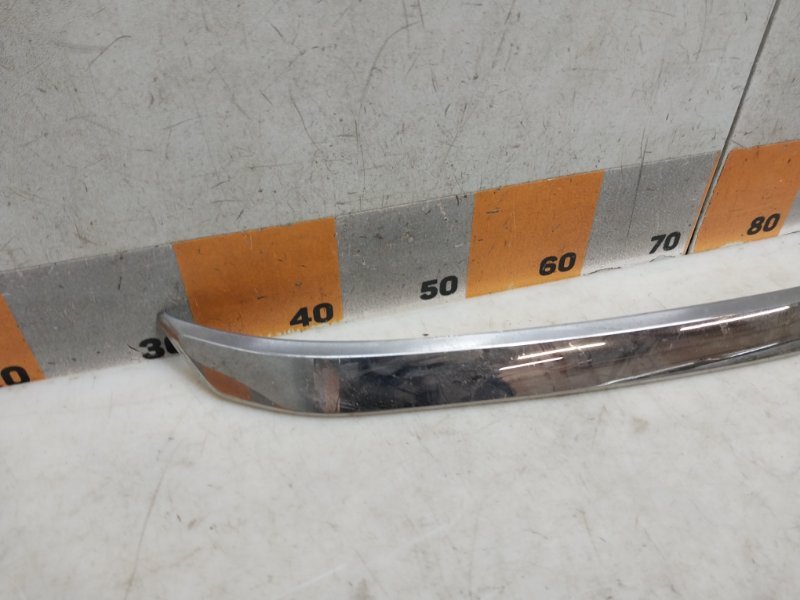 Молдинг капота