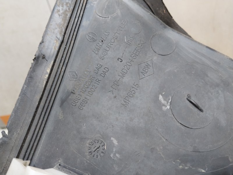 Решетка стеклоочистителей (Жабо)