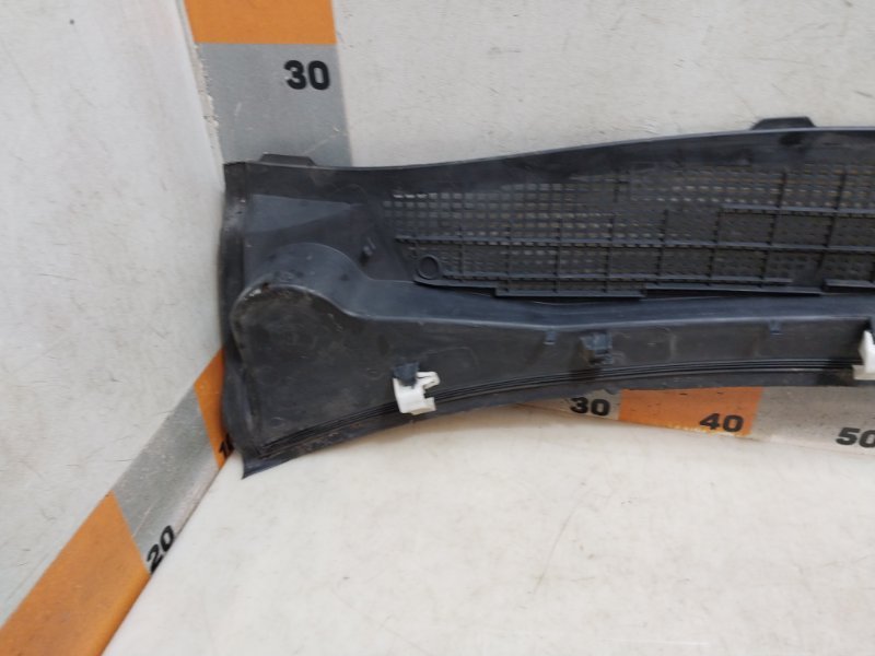 Решетка стеклоочистителей (Жабо)