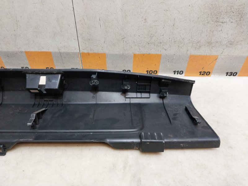 Обшивка багажника