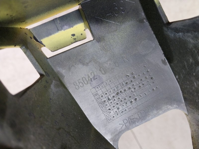 Кронштейн заднего бампера