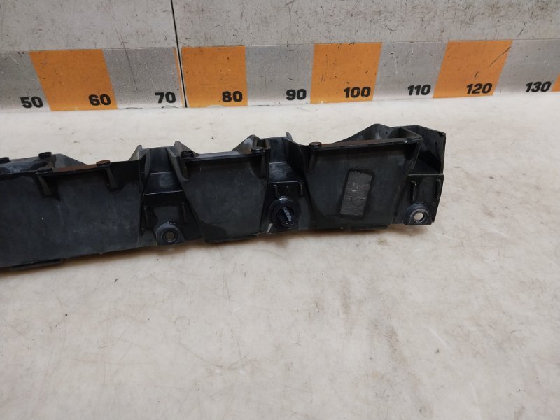 Кронштейн заднего бампера