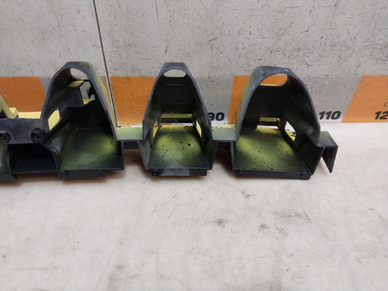 Кронштейн заднего бампера