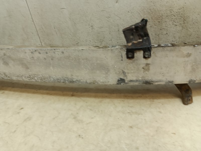 Усилитель переднего бампера