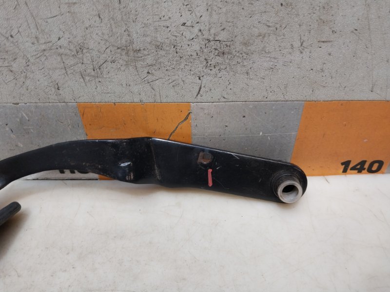 Педаль тормоза