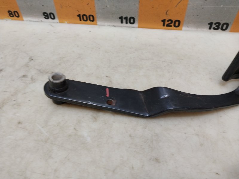 Педаль тормоза