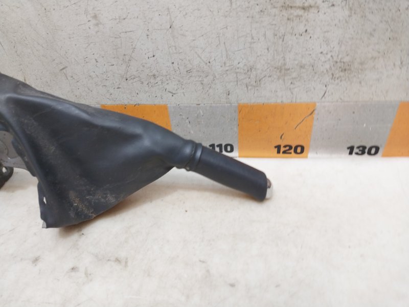 Рычаг стояночного тормоза