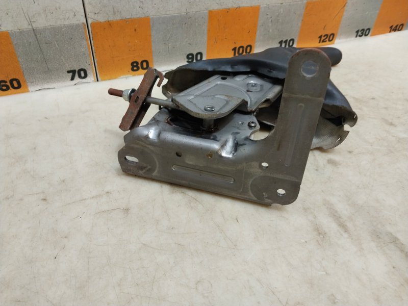 Рычаг стояночного тормоза