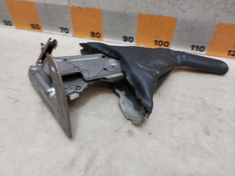 Рычаг стояночного тормоза