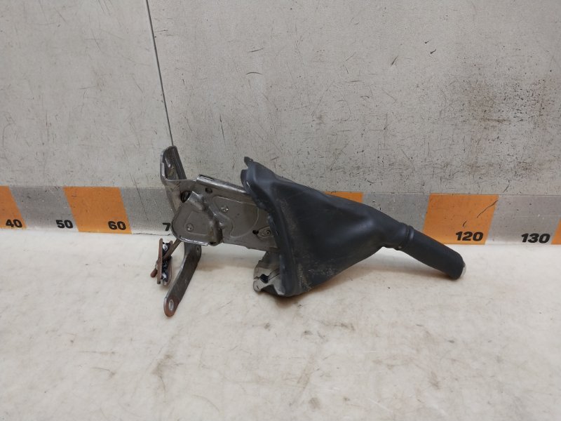 Рычаг стояночного тормоза