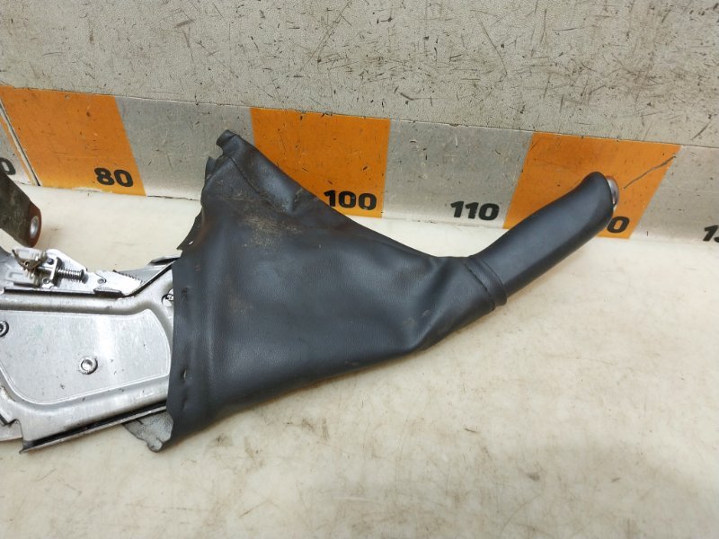 Рычаг стояночного тормоза