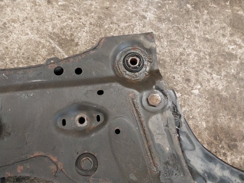 Балка подмоторная