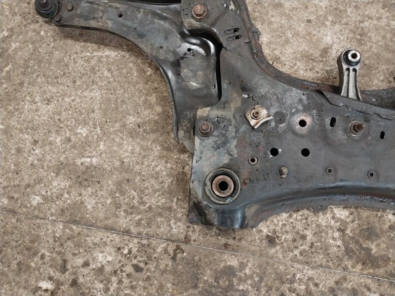 Балка подмоторная