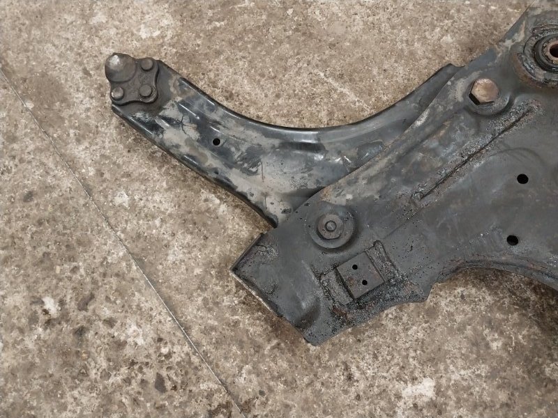 Балка подмоторная