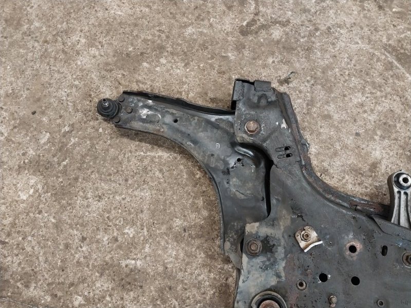 Балка подмоторная