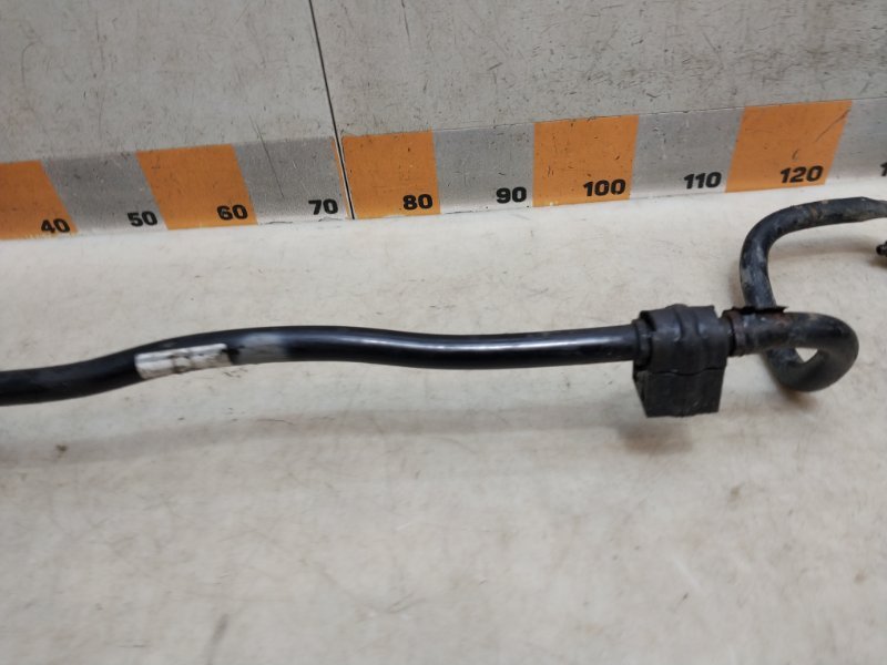 Стабилизатор передний