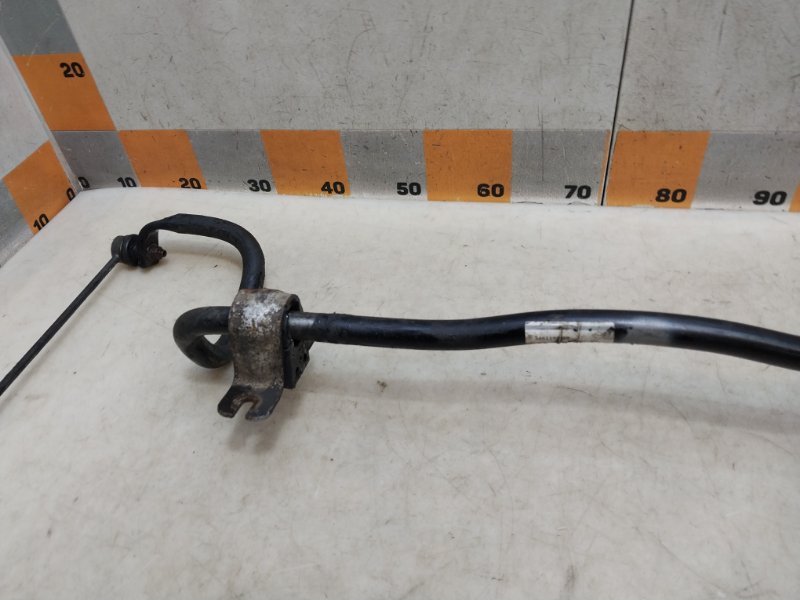 Стабилизатор передний