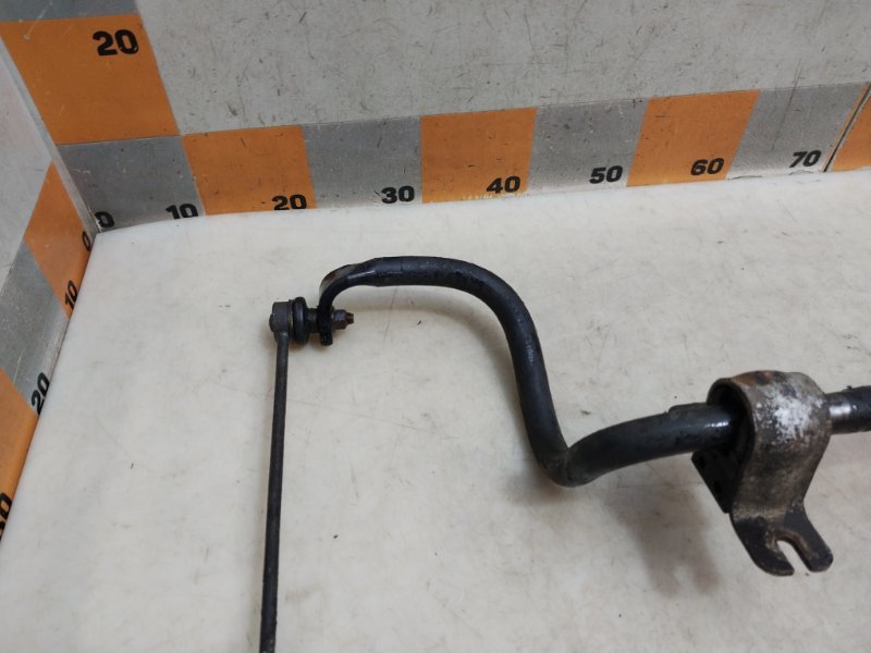 Стабилизатор передний