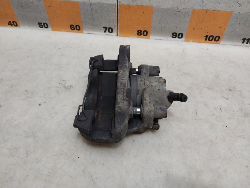 Суппорт передний правый