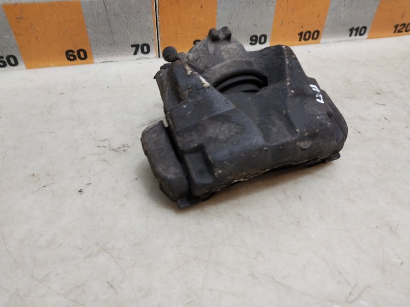 Суппорт передний правый