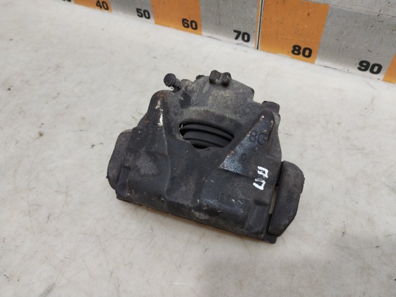 Суппорт передний правый