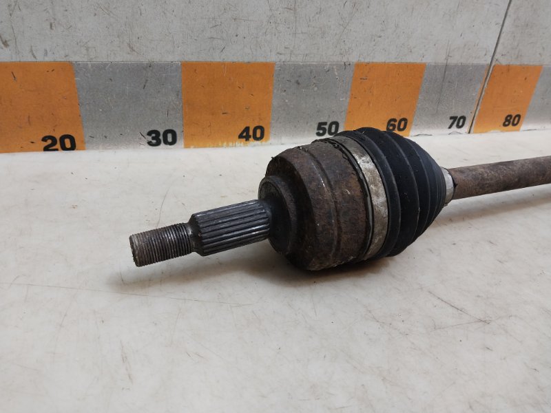Полуось передняя левая
