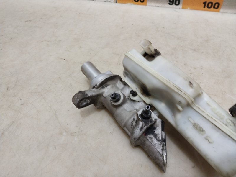 Цилиндр тормозной главный