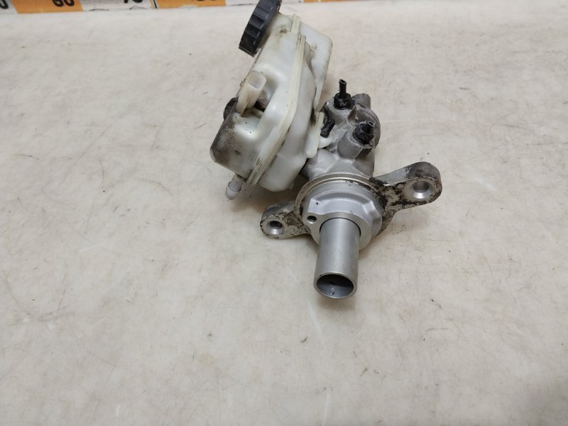 Цилиндр тормозной главный