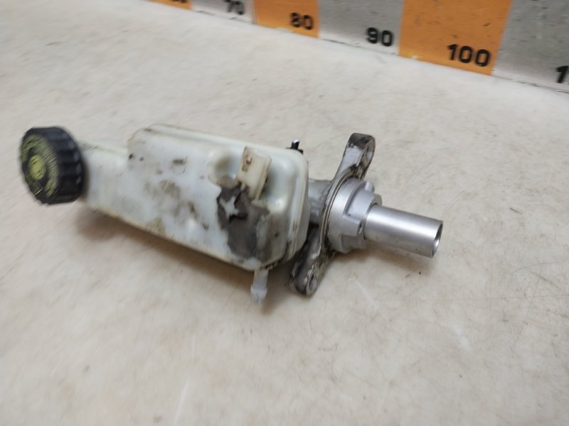 Цилиндр тормозной главный