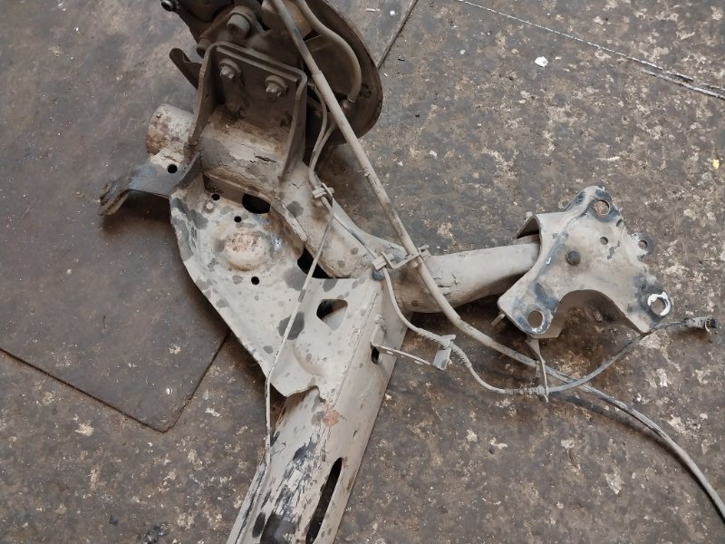 Балка задняя