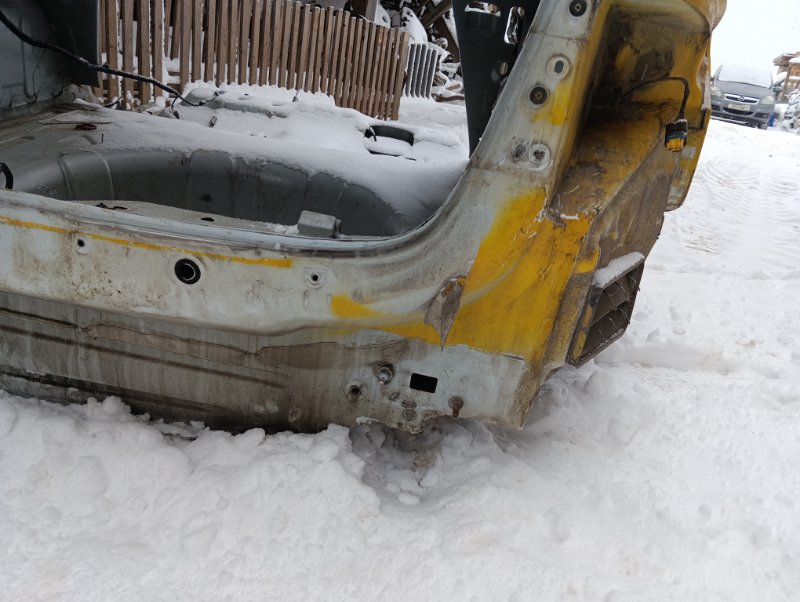 Крыло заднее правое