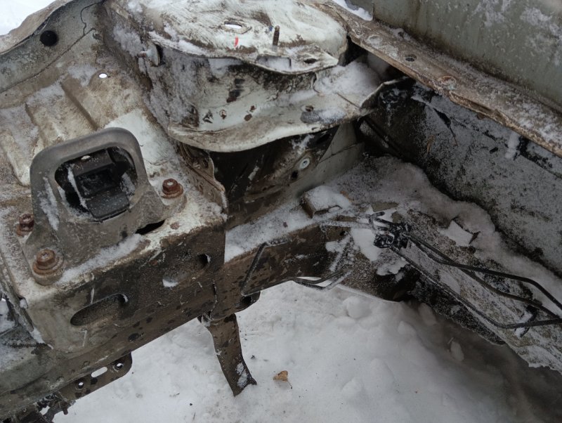 Лонжерон передний правый