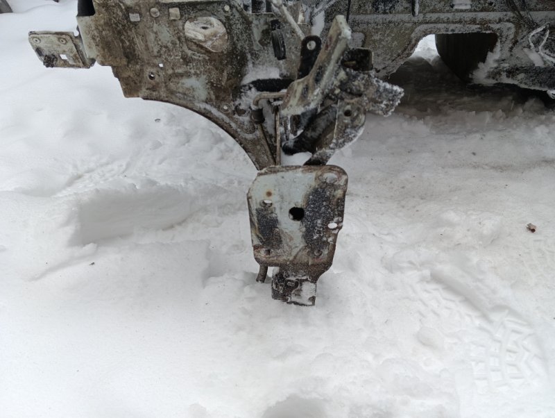 Лонжерон передний правый