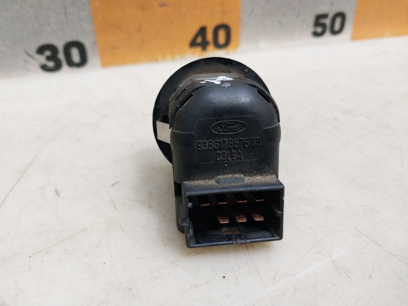 Кнопка регулировки зеркала