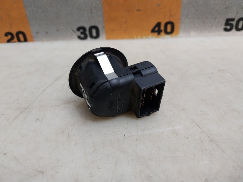 Кнопка регулировки зеркала