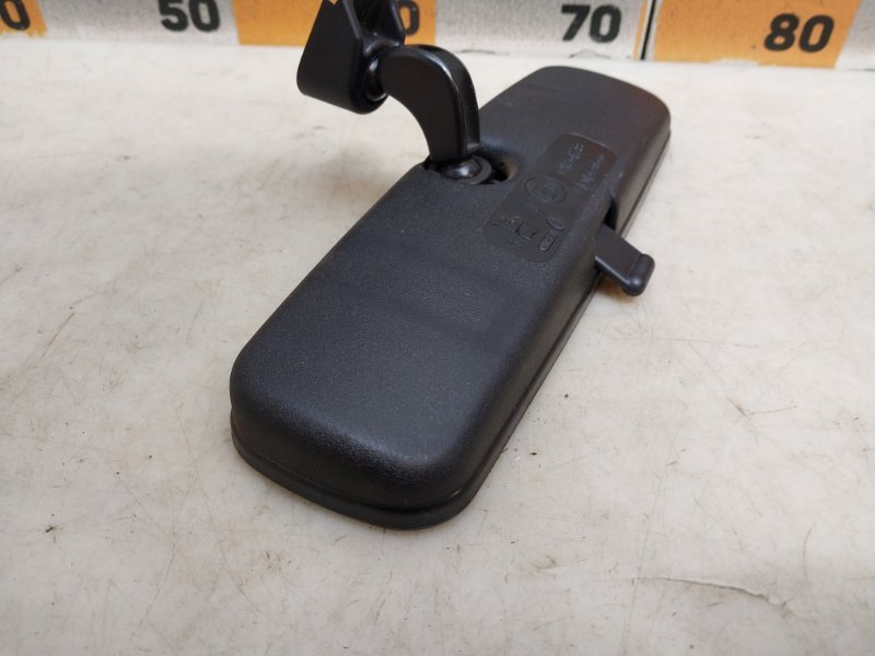 Зеркало заднего вида