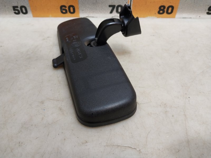 Зеркало заднего вида