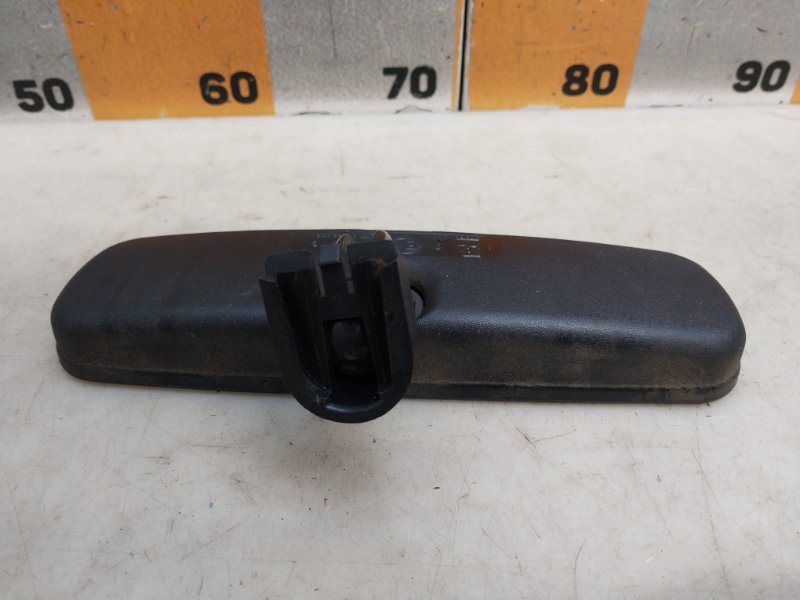 Зеркало заднего вида