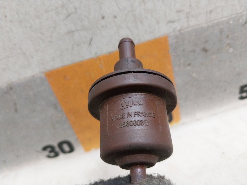 Клапан вентиляции топливного бака