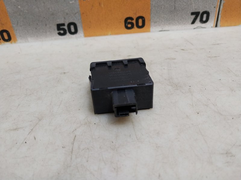 Кнопка корректора фар