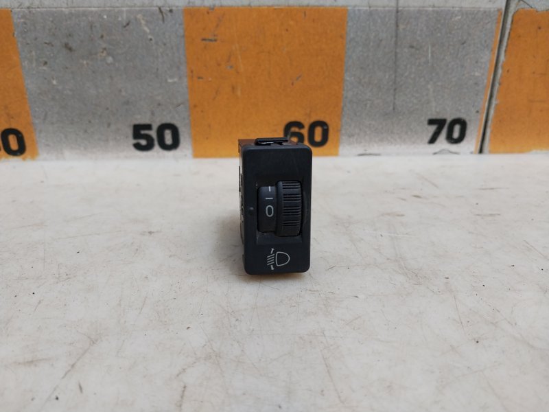 Кнопка корректора фар