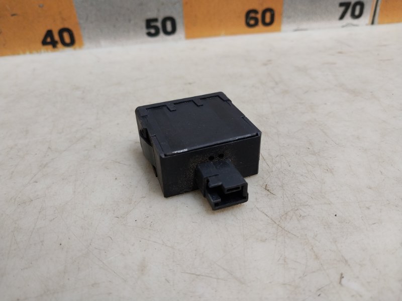 Кнопка корректора фар