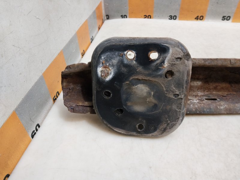 Усилитель заднего бампера