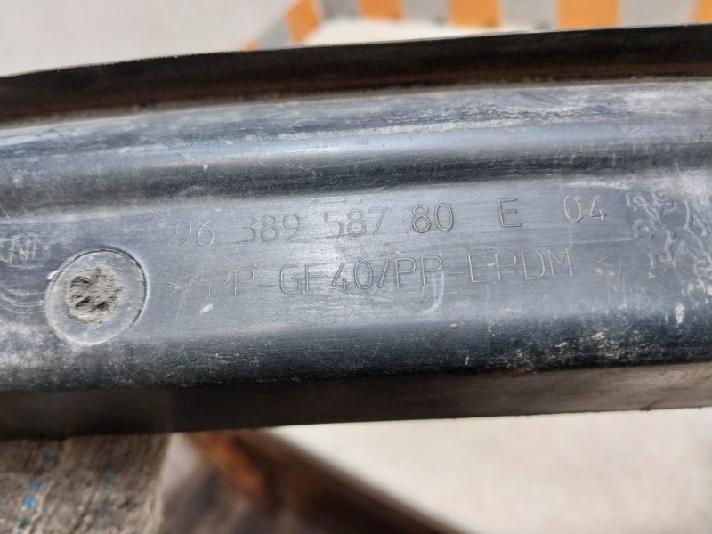 Решетка стеклоочистителей (Жабо)