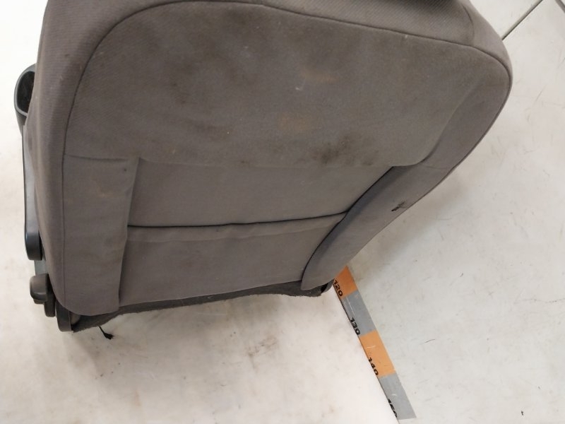 Сиденье переднее левое