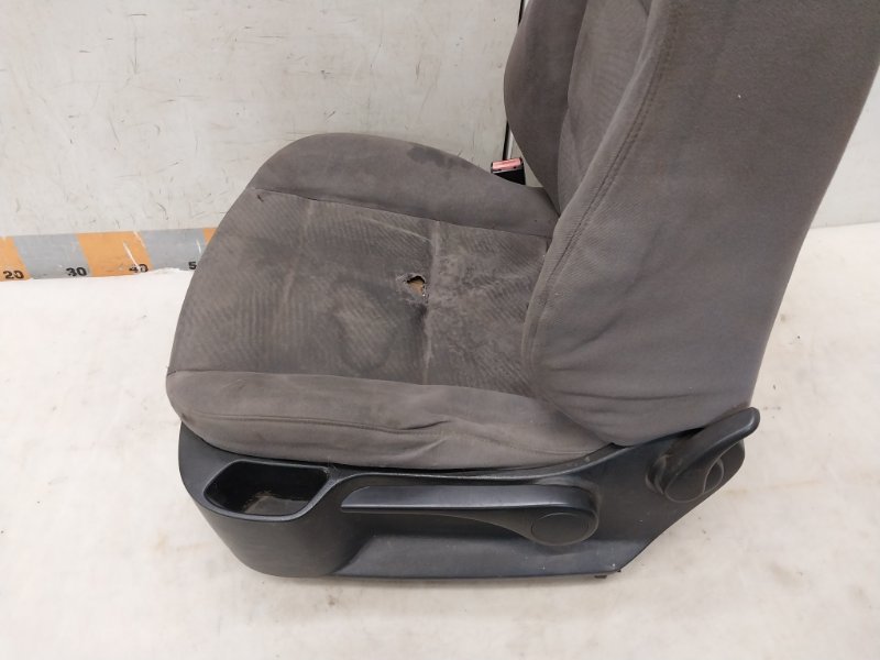 Сиденье переднее левое