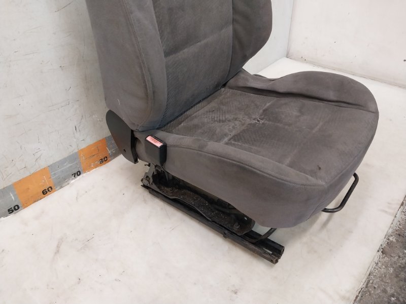 Сиденье переднее левое