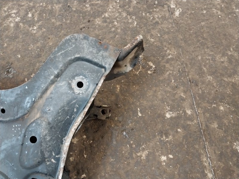 Балка подмоторная